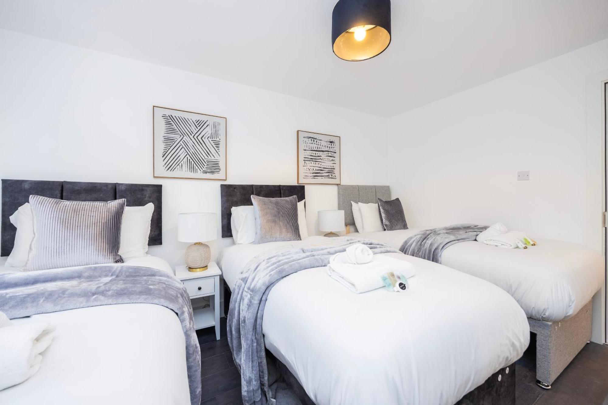 Block Of Apartments In Croydon ,Long Stays , Weekly & Monthly Offers , Contractors , Relocations , Leisure & Family Stays Экстерьер фото