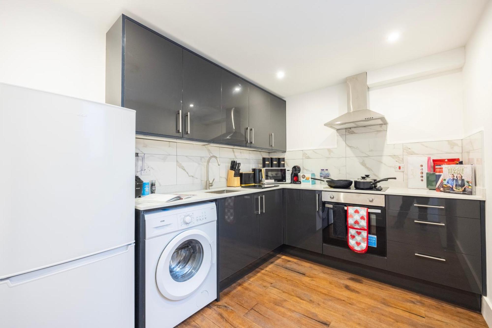 Block Of Apartments In Croydon ,Long Stays , Weekly & Monthly Offers , Contractors , Relocations , Leisure & Family Stays Экстерьер фото