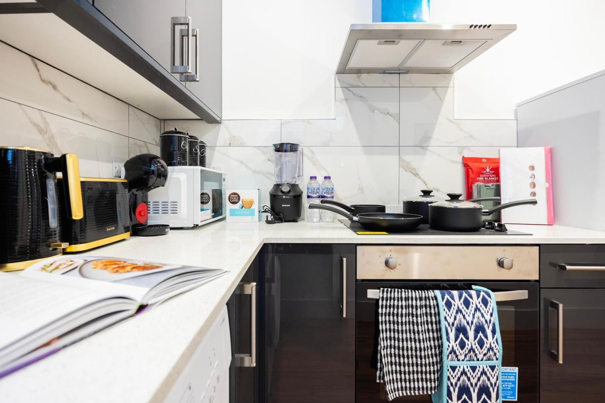 Block Of Apartments In Croydon ,Long Stays , Weekly & Monthly Offers , Contractors , Relocations , Leisure & Family Stays Экстерьер фото