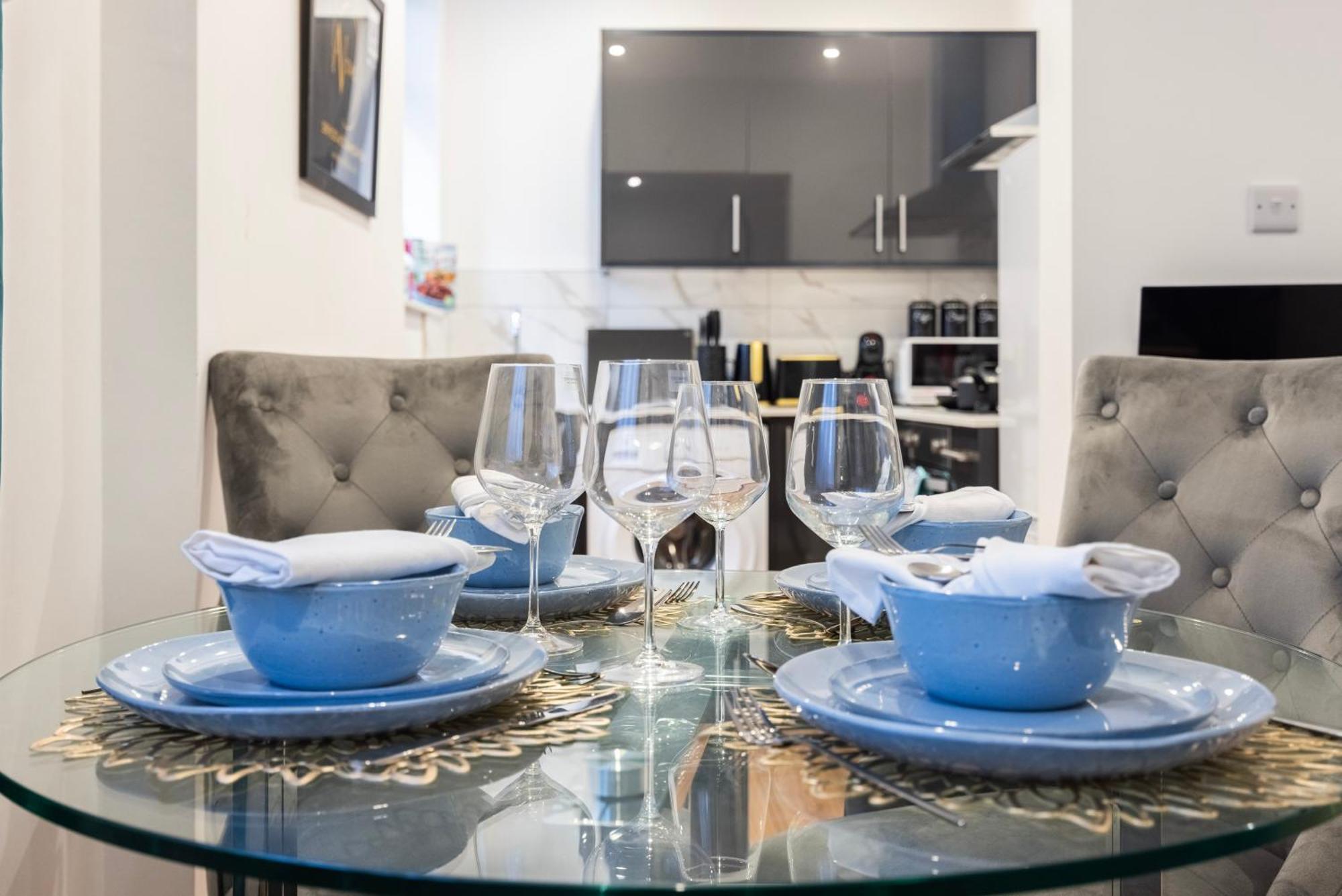 Block Of Apartments In Croydon ,Long Stays , Weekly & Monthly Offers , Contractors , Relocations , Leisure & Family Stays Экстерьер фото