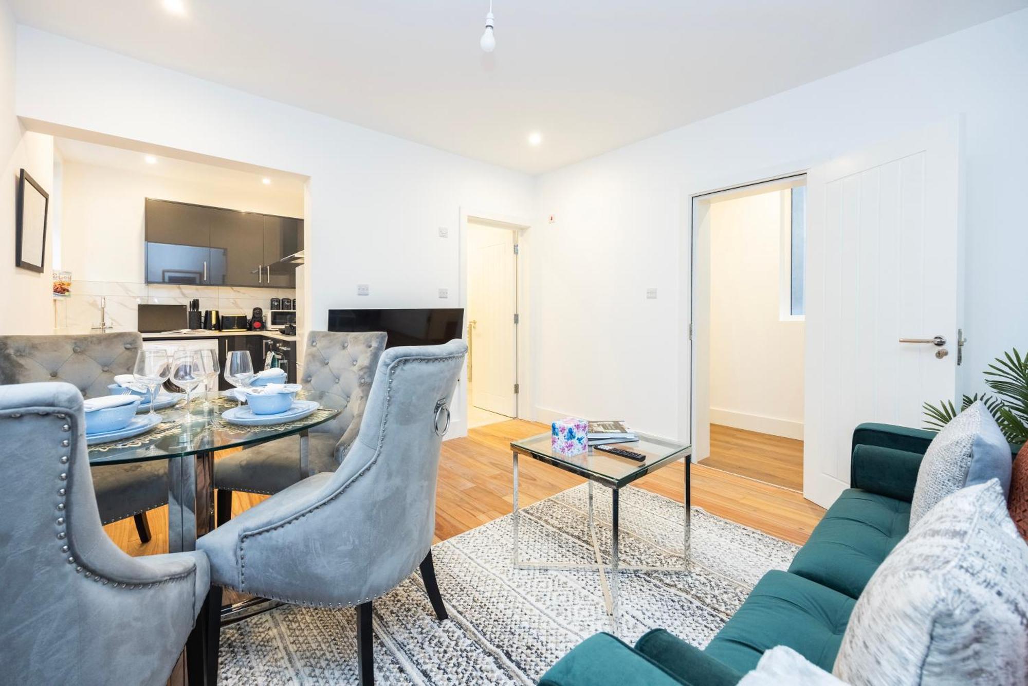 Block Of Apartments In Croydon ,Long Stays , Weekly & Monthly Offers , Contractors , Relocations , Leisure & Family Stays Экстерьер фото