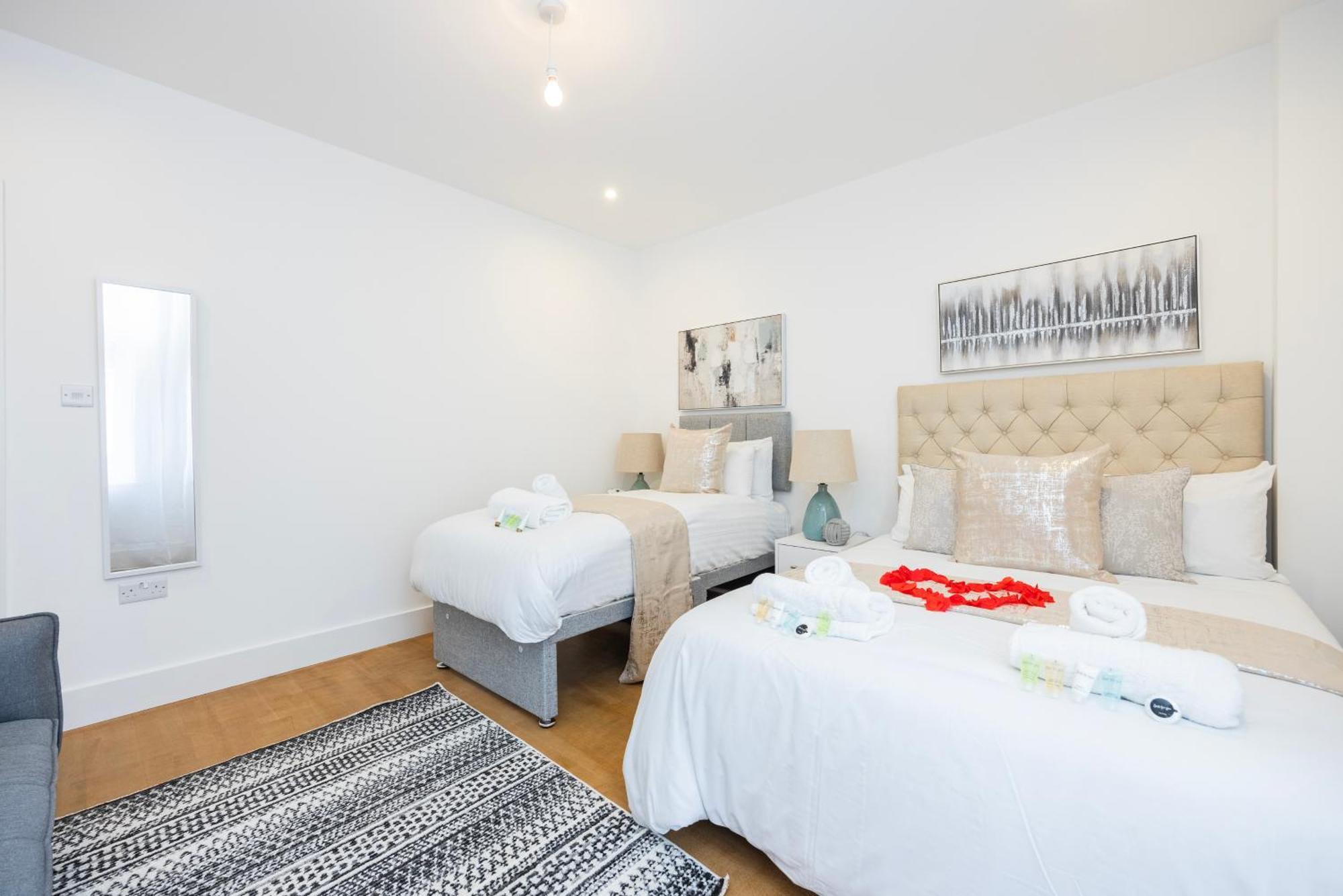 Block Of Apartments In Croydon ,Long Stays , Weekly & Monthly Offers , Contractors , Relocations , Leisure & Family Stays Экстерьер фото