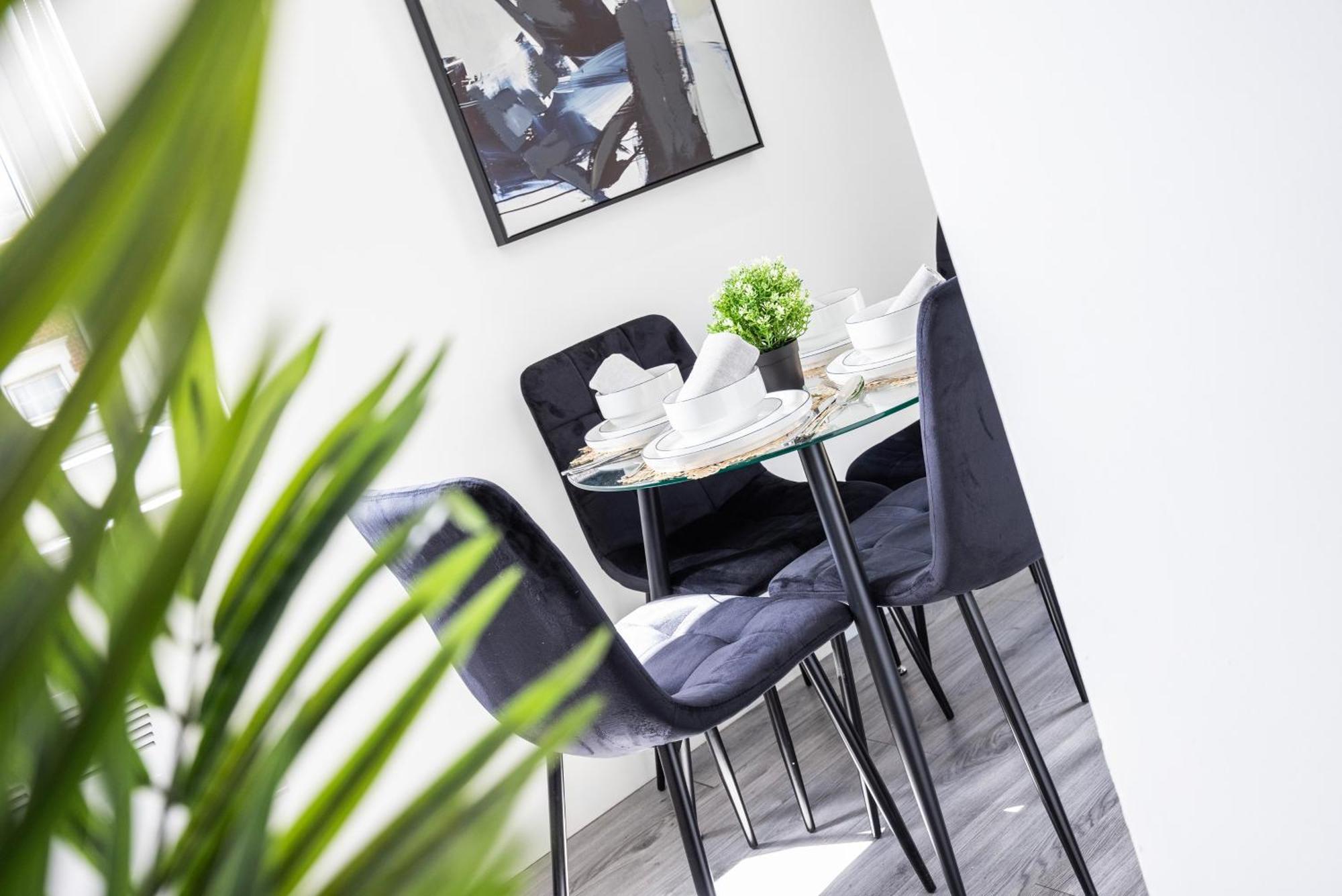 Block Of Apartments In Croydon ,Long Stays , Weekly & Monthly Offers , Contractors , Relocations , Leisure & Family Stays Экстерьер фото