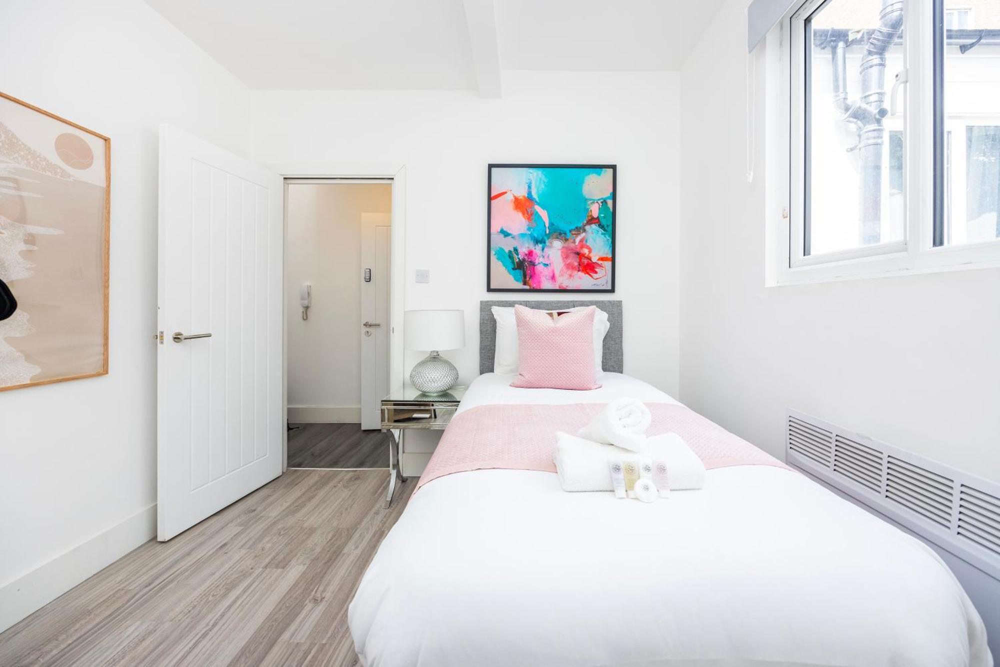 Block Of Apartments In Croydon ,Long Stays , Weekly & Monthly Offers , Contractors , Relocations , Leisure & Family Stays Экстерьер фото