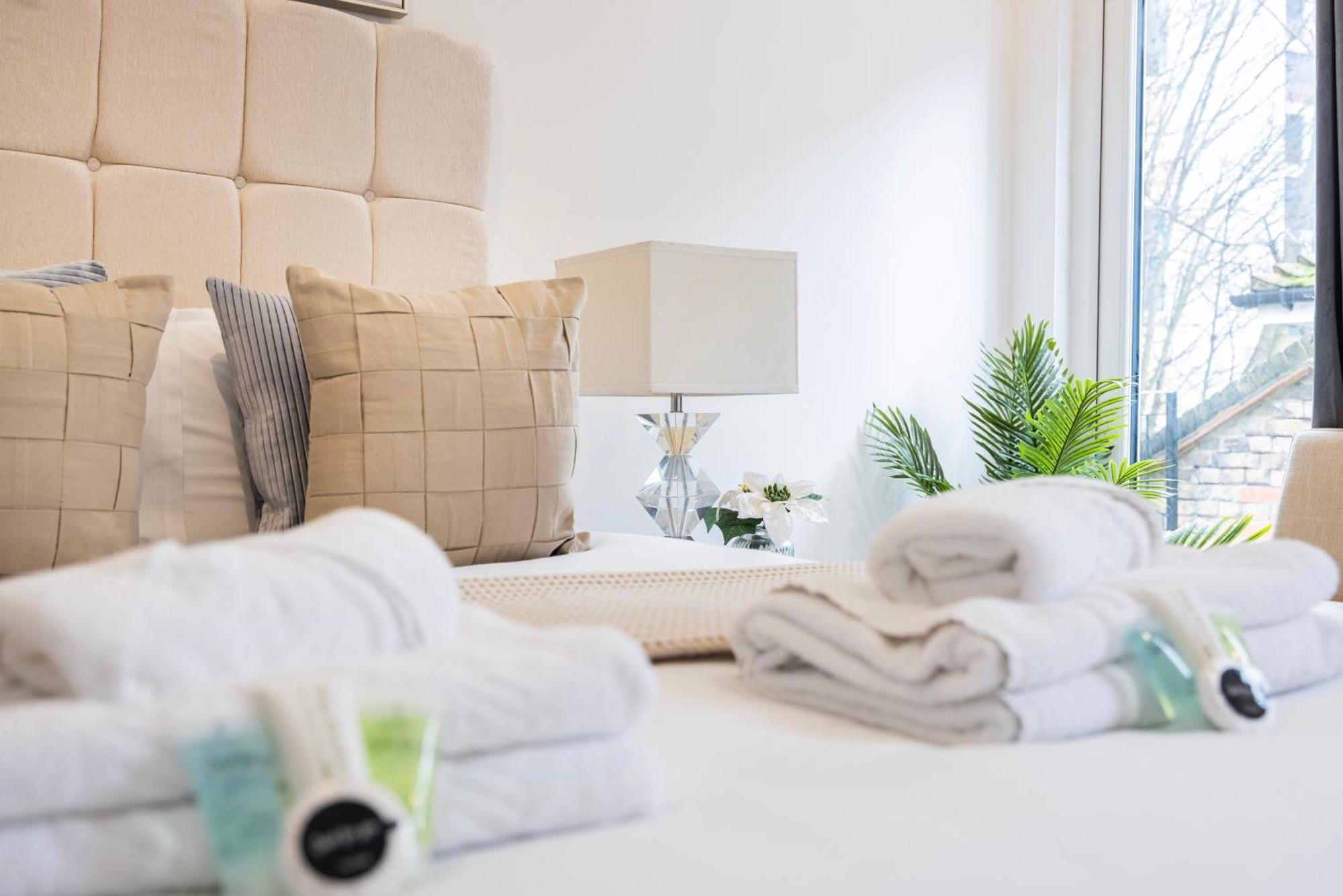 Block Of Apartments In Croydon ,Long Stays , Weekly & Monthly Offers , Contractors , Relocations , Leisure & Family Stays Экстерьер фото