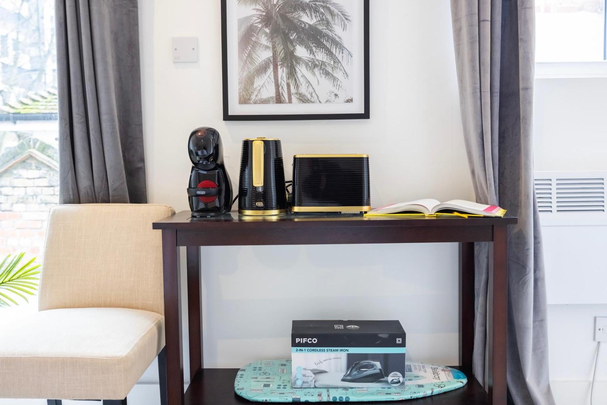 Block Of Apartments In Croydon ,Long Stays , Weekly & Monthly Offers , Contractors , Relocations , Leisure & Family Stays Экстерьер фото